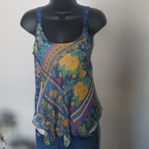 Soprano flower overlay blouse euc large